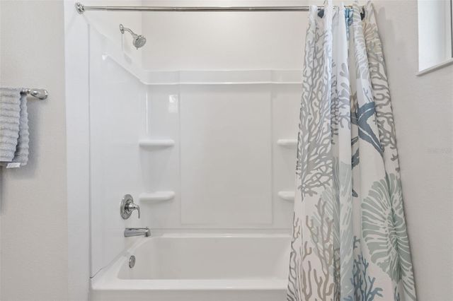 1682 LITTLELEAF BOXWOOD LOOP, Mascotte, FL 34753