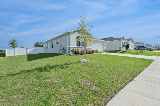 1682 LITTLELEAF BOXWOOD LOOP, Mascotte, FL 34753
