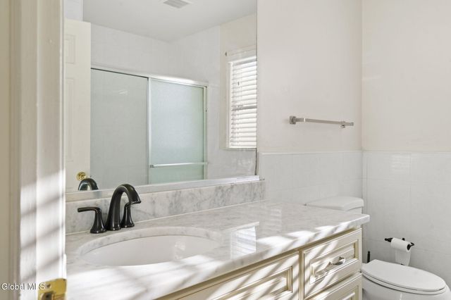 28 Dogwood Lane, Colonie, NY 12211