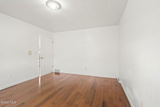 28 Dogwood Lane, Colonie, NY 12211