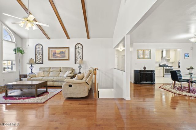 28 Dogwood Lane, Colonie, NY 12211