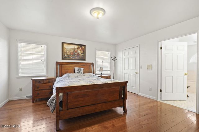 28 Dogwood Lane, Colonie, NY 12211