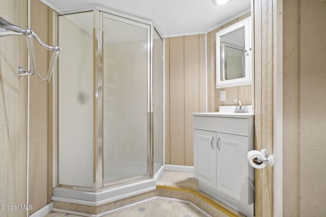 28 Dogwood Lane, Colonie, NY 12211