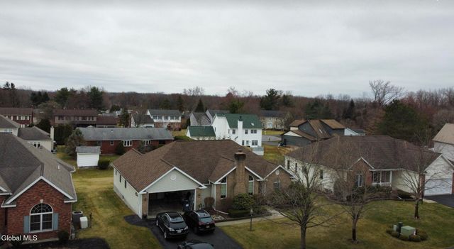 28 Dogwood Lane, Colonie, NY 12211