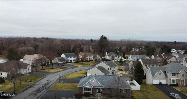 28 Dogwood Lane, Colonie, NY 12211