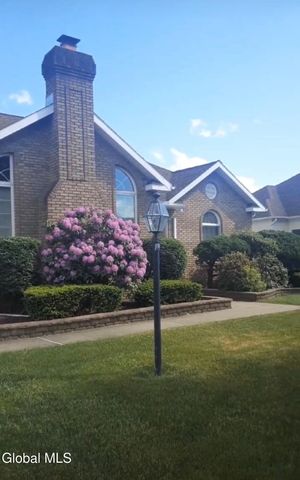 28 Dogwood Lane, Colonie, NY 12211