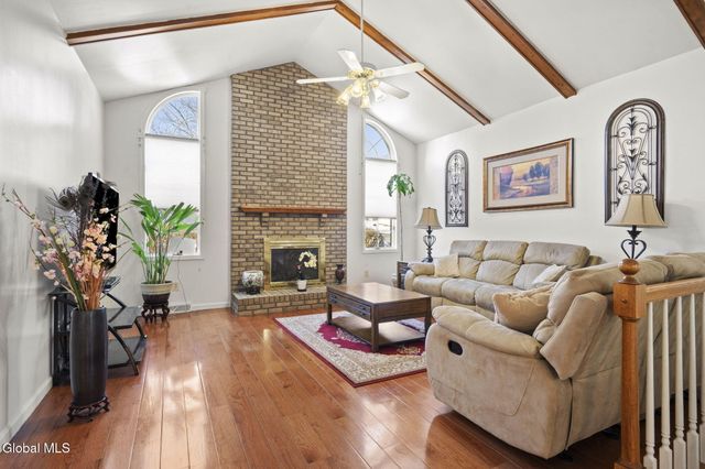 28 Dogwood Lane, Colonie, NY 12211