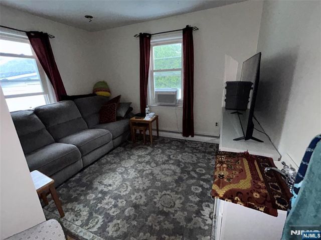 62 Tuxedo Avenue, Hawthorne, NJ 07506
