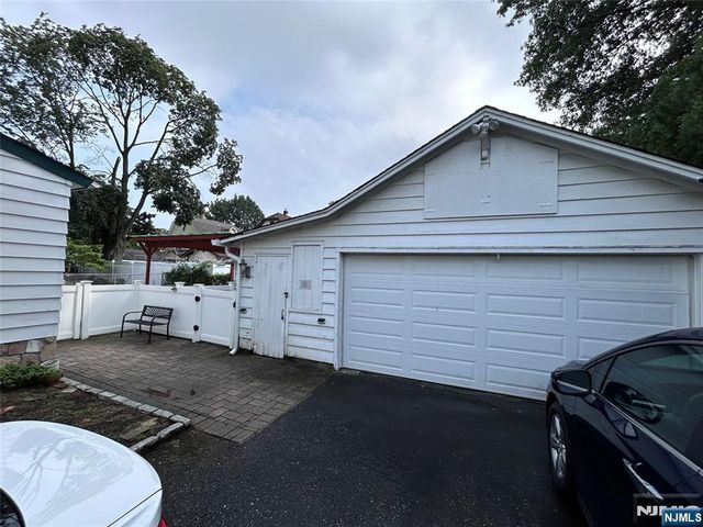 62 Tuxedo Avenue, Hawthorne, NJ 07506