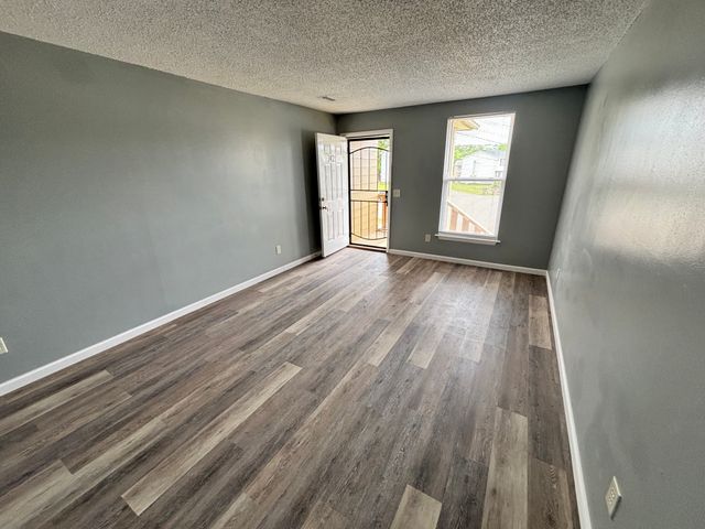 3421 Meadow Ct, Nashville, TN 37207