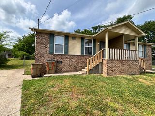 3421 Meadow Ct, Nashville, TN 37207