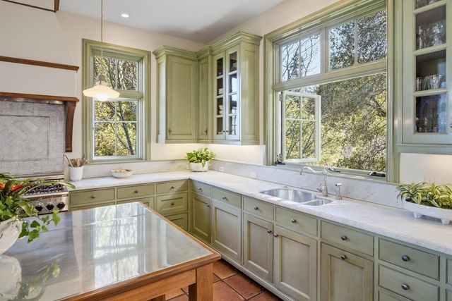 950 Espinosa Road, Woodside, CA 94062