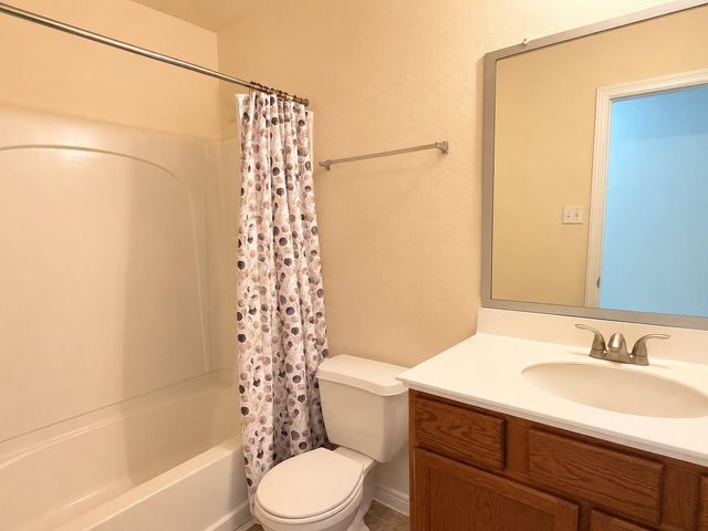 2005 Creek Run Drive, Pearland, TX 77584