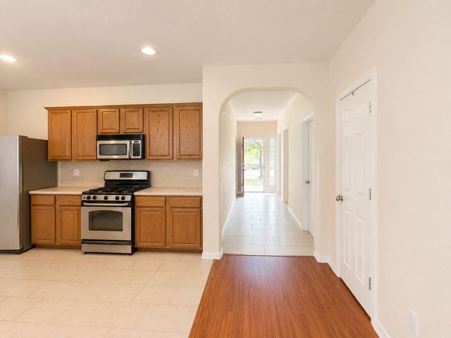 2005 Creek Run Drive, Pearland, TX 77584