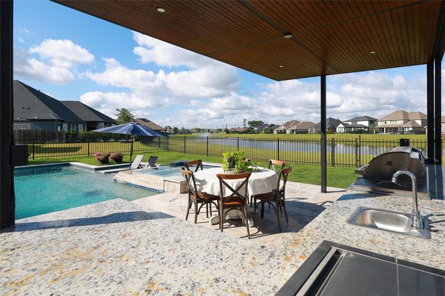 24902 Pavonia Lake Lane, Tomball, TX 77375
