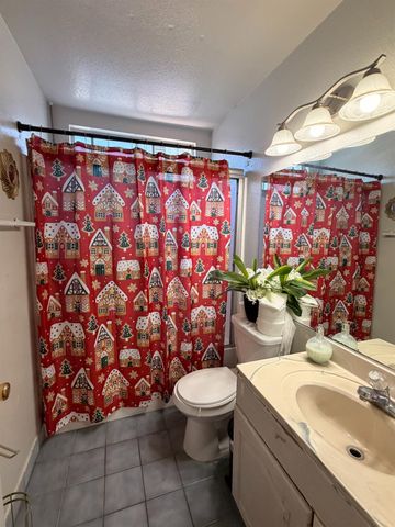 4480 Lineras Way, Sacramento, CA 95823