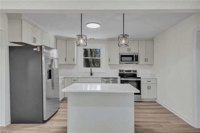 2009 Meredith RD, Virginia Beach, VA 23455