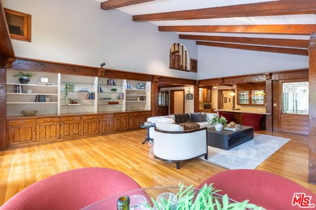 5340 Calvin Avenue, Tarzana (los Angeles), CA 91356