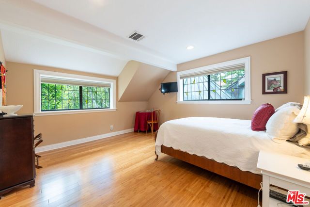 5340 Calvin Avenue, Tarzana (los Angeles), CA 91356