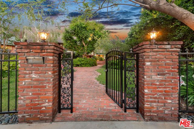 5340 Calvin Avenue, Tarzana (los Angeles), CA 91356