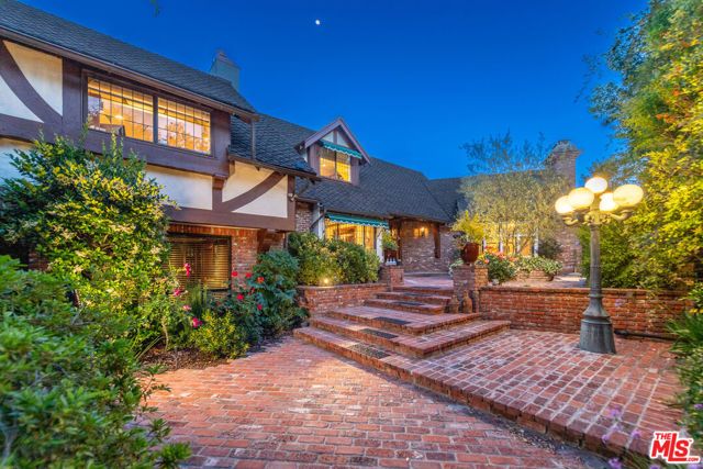5340 Calvin Avenue, Tarzana (los Angeles), CA 91356