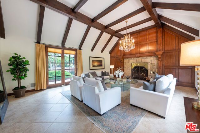 5340 Calvin Avenue, Tarzana (los Angeles), CA 91356