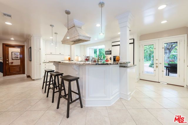 5340 Calvin Avenue, Tarzana (los Angeles), CA 91356