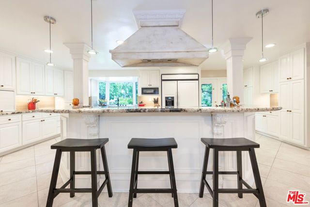 5340 Calvin Avenue, Tarzana (los Angeles), CA 91356