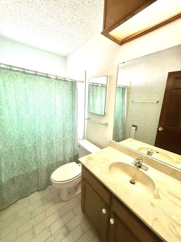 219 Wedgewood Lane, Kerrville, TX 78028