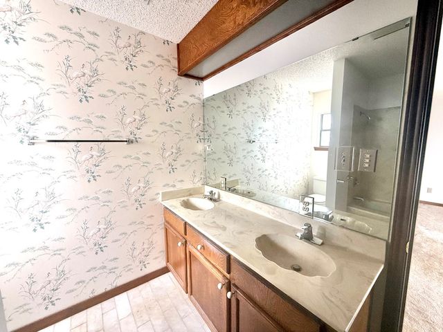 219 Wedgewood Lane, Kerrville, TX 78028