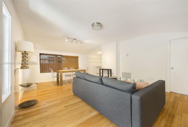 3041 Calusa St, Coconut Grove, FL 33133