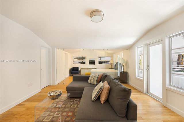 3041 Calusa St, Coconut Grove, FL 33133