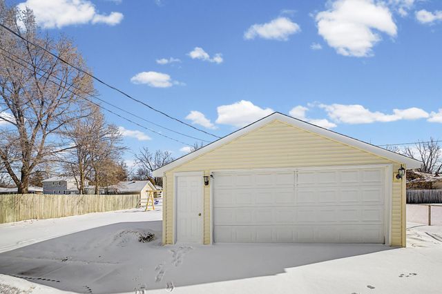 10551 President Drive NE, Blaine, MN 55434