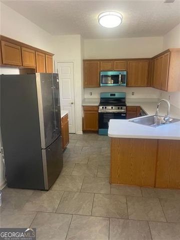 7420 ROYALE Lane, Riverdale, GA 30296