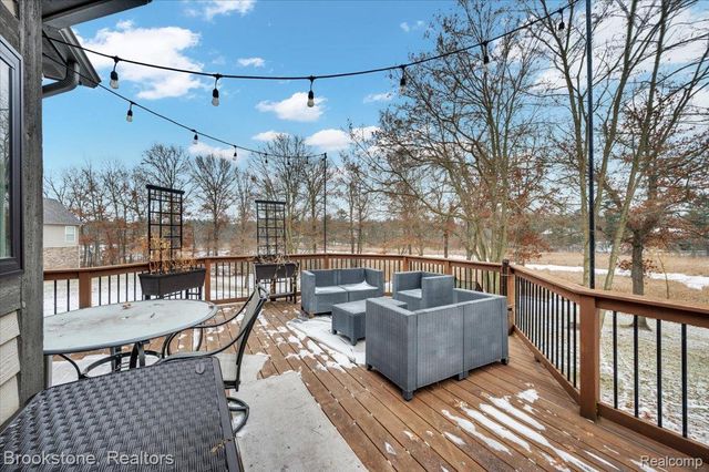 1087 Watersmeet Court, Oxford Charter Township, MI 48371