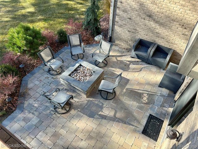 1087 Watersmeet Court, Oxford Charter Township, MI 48371