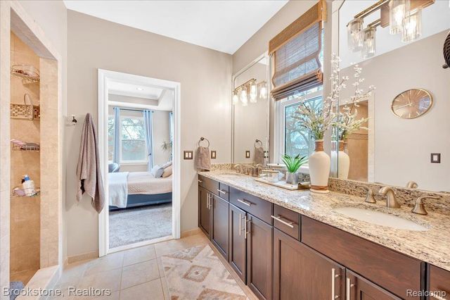 1087 Watersmeet Court, Oxford Charter Township, MI 48371