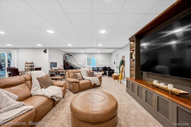 1087 Watersmeet Court, Oxford Charter Township, MI 48371