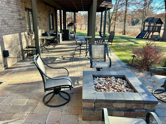 1087 Watersmeet Court, Oxford Charter Township, MI 48371