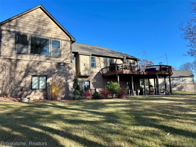 1087 Watersmeet Court, Oxford Charter Township, MI 48371