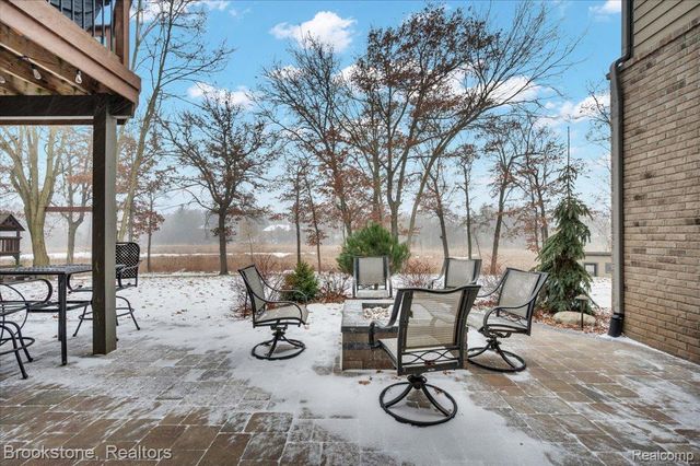 1087 Watersmeet Court, Oxford Charter Township, MI 48371