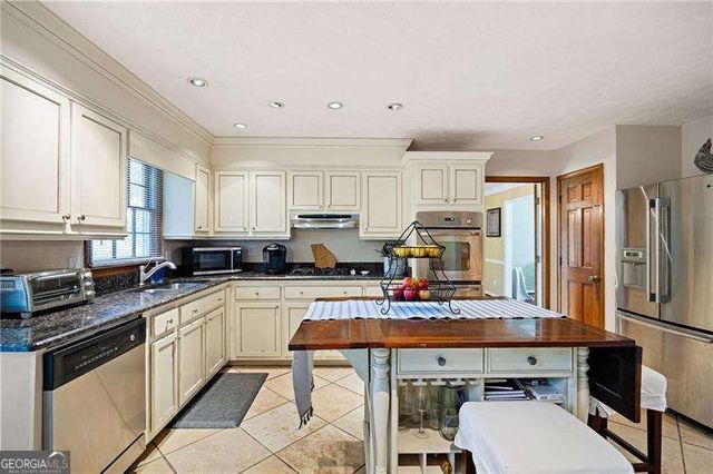 422 Woodstone West Drive, Marietta, GA 30068