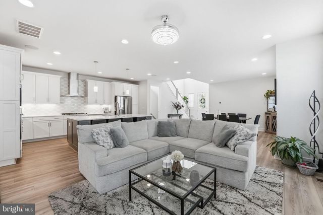 23135 GLENWOOD HEIGHTS CIR, Brambleton, VA 20148
