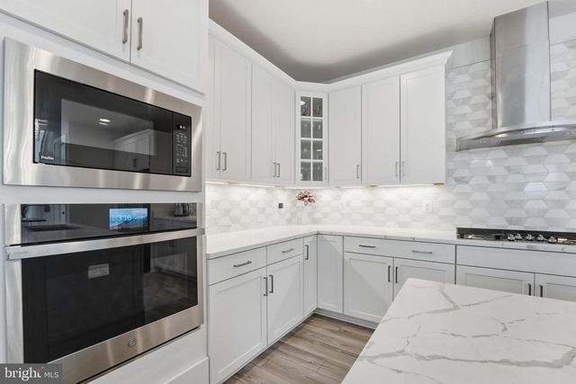 23135 GLENWOOD HEIGHTS CIR, Brambleton, VA 20148