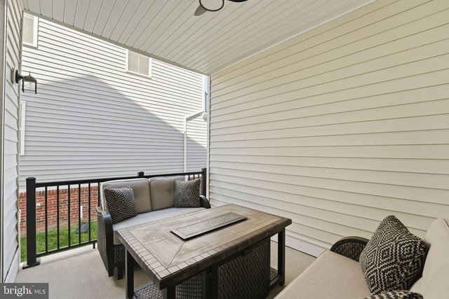 23135 GLENWOOD HEIGHTS CIR, Brambleton, VA 20148
