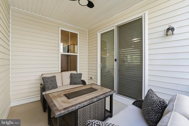23135 GLENWOOD HEIGHTS CIR, Brambleton, VA 20148