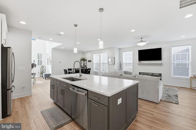 23135 GLENWOOD HEIGHTS CIR, Brambleton, VA 20148
