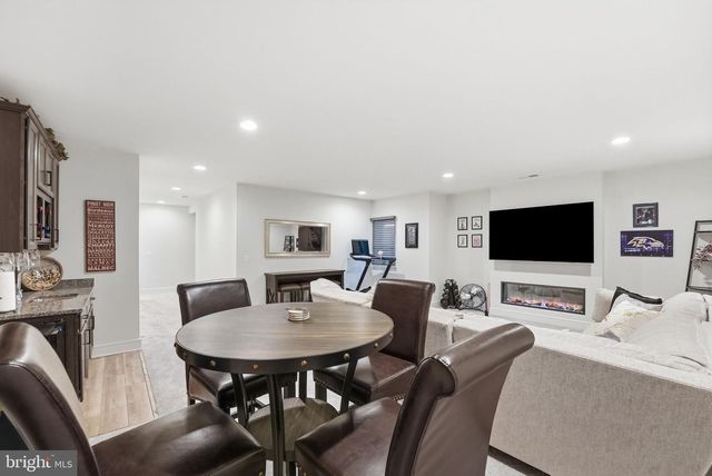 23135 GLENWOOD HEIGHTS CIR, Brambleton, VA 20148