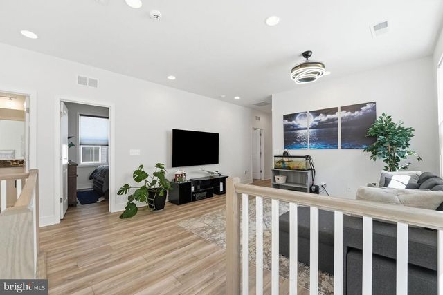 23135 GLENWOOD HEIGHTS CIR, Brambleton, VA 20148