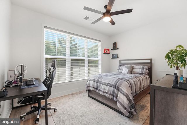 23135 GLENWOOD HEIGHTS CIR, Brambleton, VA 20148